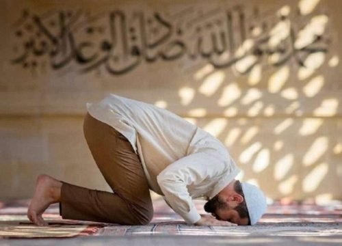 namazda-saf-secde-ve-ruku-adabi